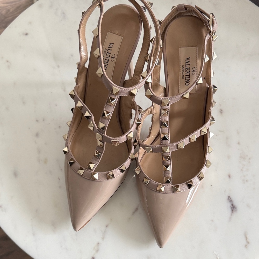 Valentino Garavani Rockstud T-Strap Pointed Toe Pump Size 38